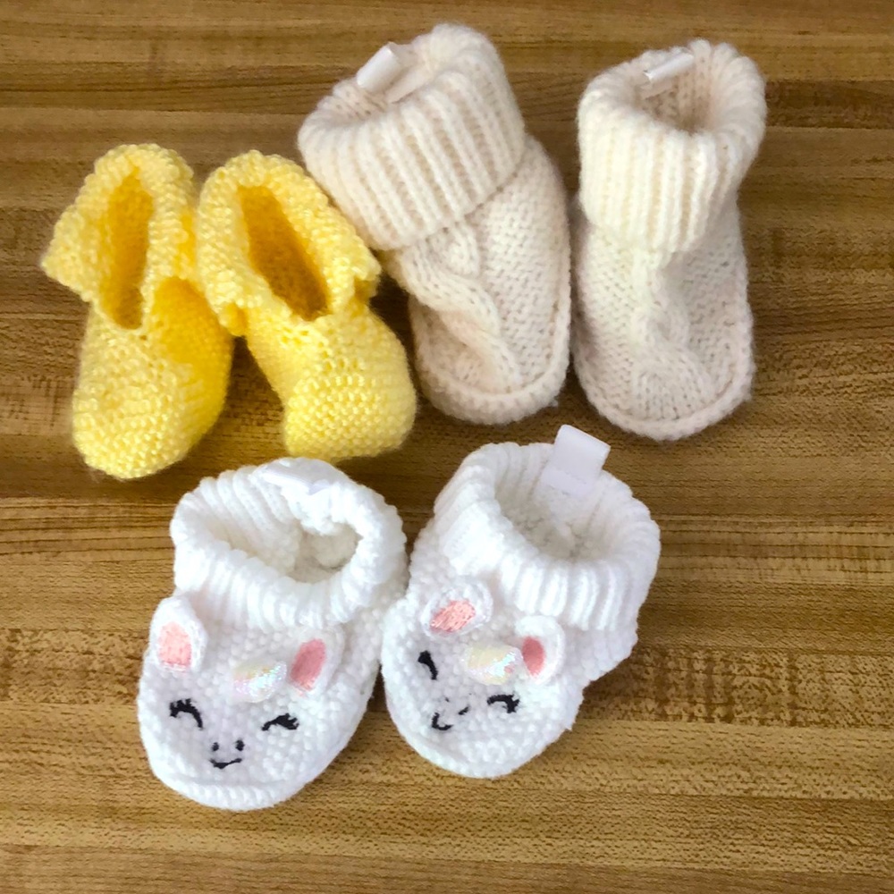 Lot of newborn knit booties